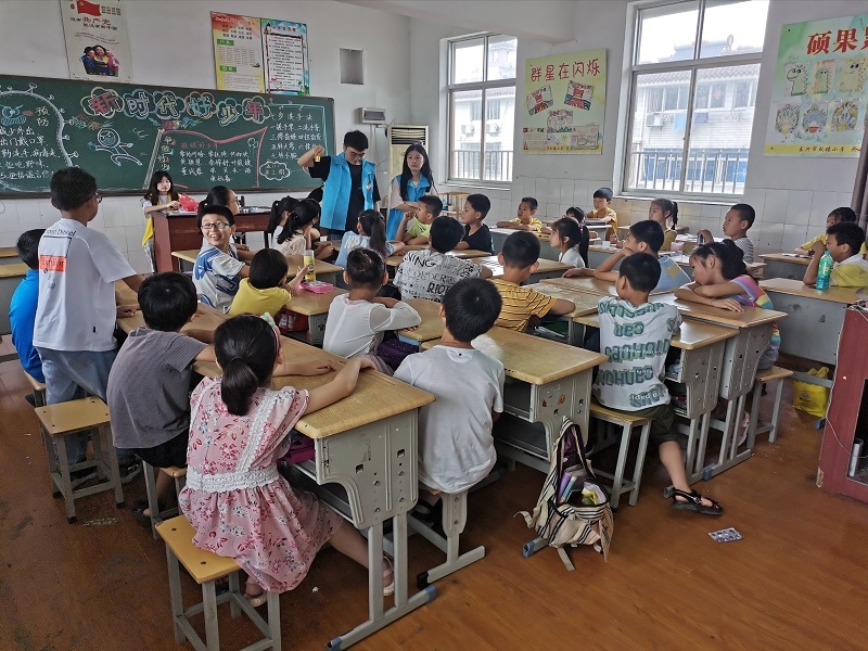 材料工程学院“未爱而生，星火传递”实践团开展科技实践课程