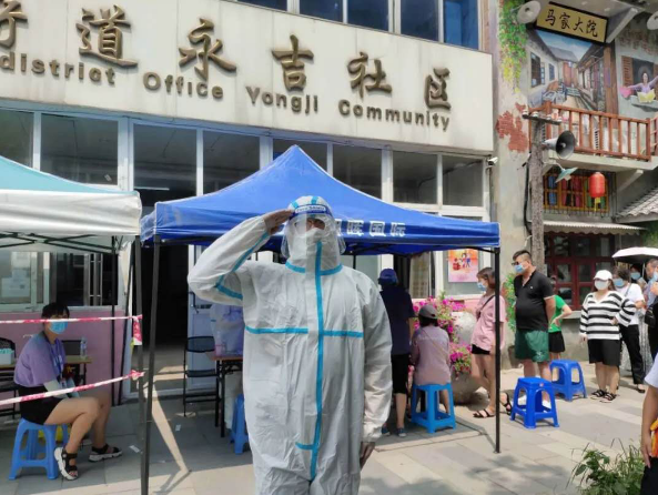沈阳城市学院青年志愿者助力大连疫情防控一线