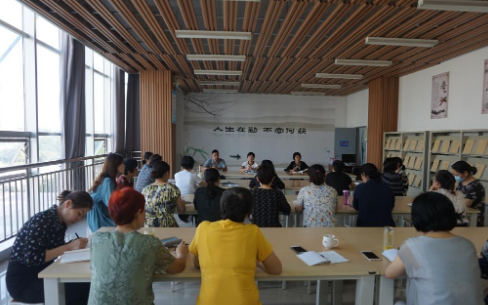 潍坊职业学院图书馆召开教师节座谈会