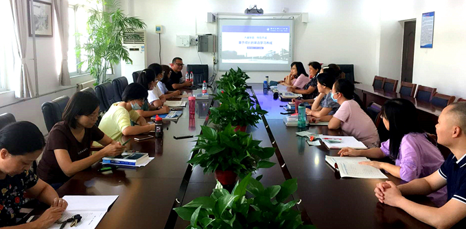教师忙“充电”过最充实的教师节