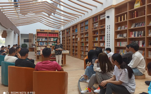 潍坊职业学院图书馆期刊部举办“悦”读分享会