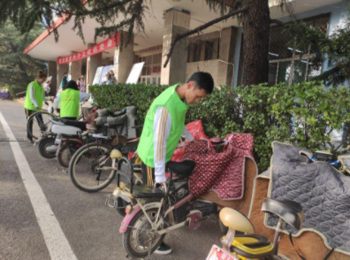 地理科学学院开展“劳动先锋志愿服务”党支部品牌建设活动