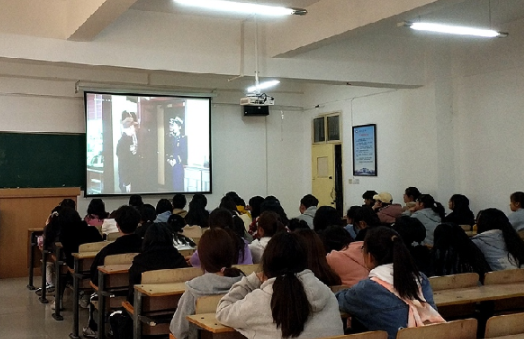 职业技术学院联合保卫处组织学生观看消防安全直播节目