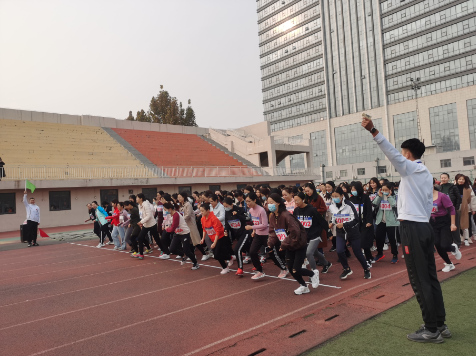 河北师范大学举办女教职工校园跑争先赛